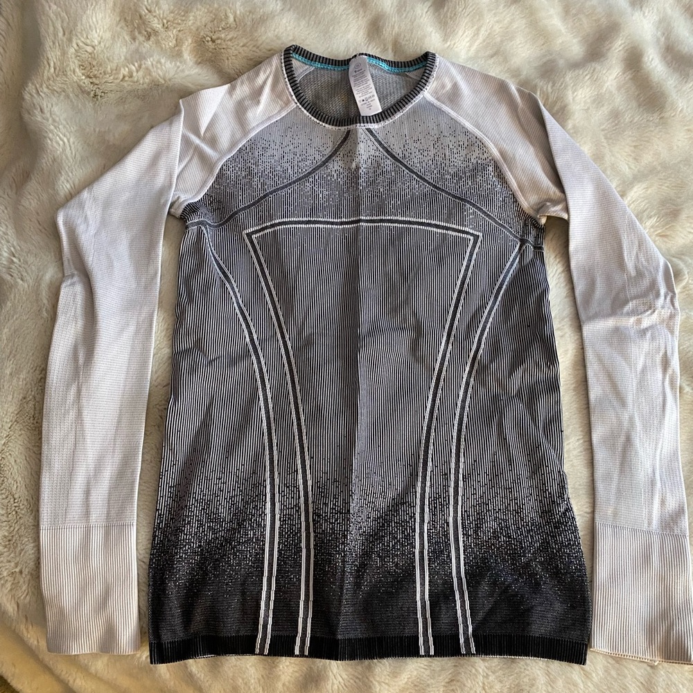 Ivivvq Long sleeve shirt, size 12 in great condition